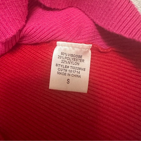 Vestique Pink and Red Top - Picture 8 of 9